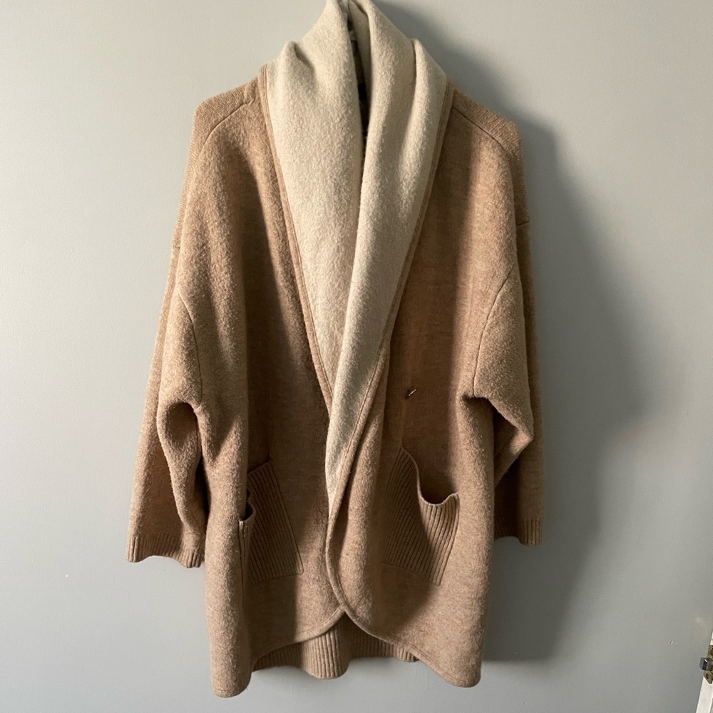 DKNY cardigan 12 - Picture 9 of 10